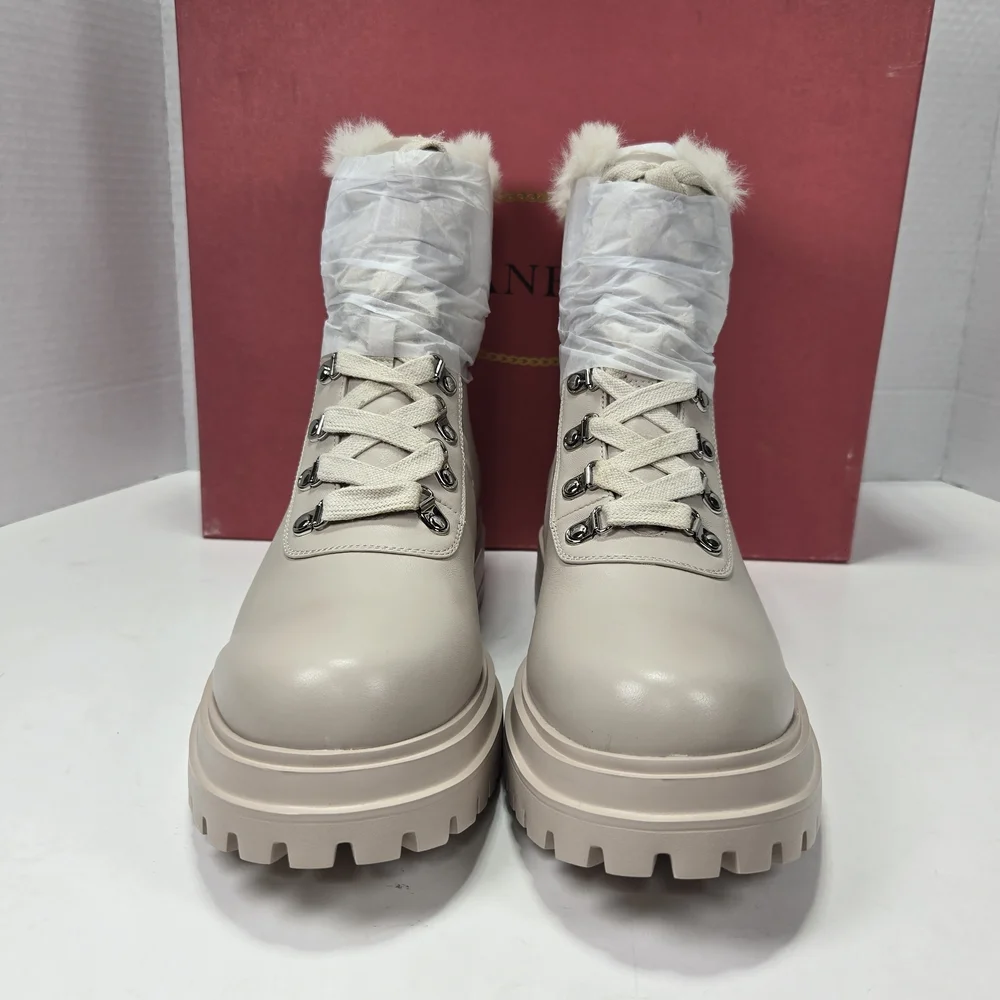 Vaneli Women's Soft Beige Leather Faux Fur Ankle Bootie Boots Size 9
